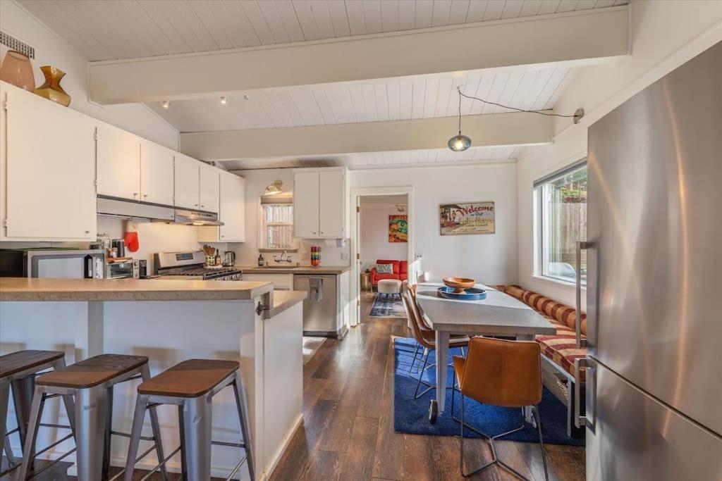 קינגס ביץ' Lake Views, Pet-Friendly Cabin With Hot-Tub In King'S Beach מראה חיצוני תמונה
