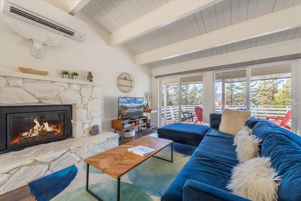 קינגס ביץ' Lake Views, Pet-Friendly Cabin With Hot-Tub In King'S Beach מראה חיצוני תמונה