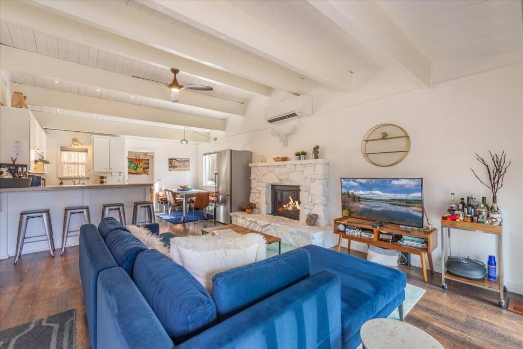 קינגס ביץ' Lake Views, Pet-Friendly Cabin With Hot-Tub In King'S Beach מראה חיצוני תמונה