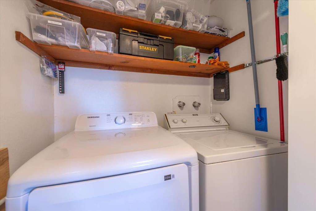 קינגס ביץ' Lake Views, Pet-Friendly Cabin With Hot-Tub In King'S Beach מראה חיצוני תמונה