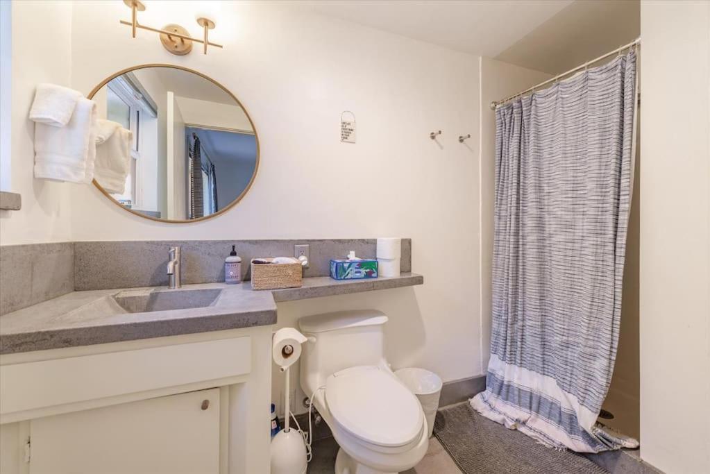 קינגס ביץ' Lake Views, Pet-Friendly Cabin With Hot-Tub In King'S Beach מראה חיצוני תמונה